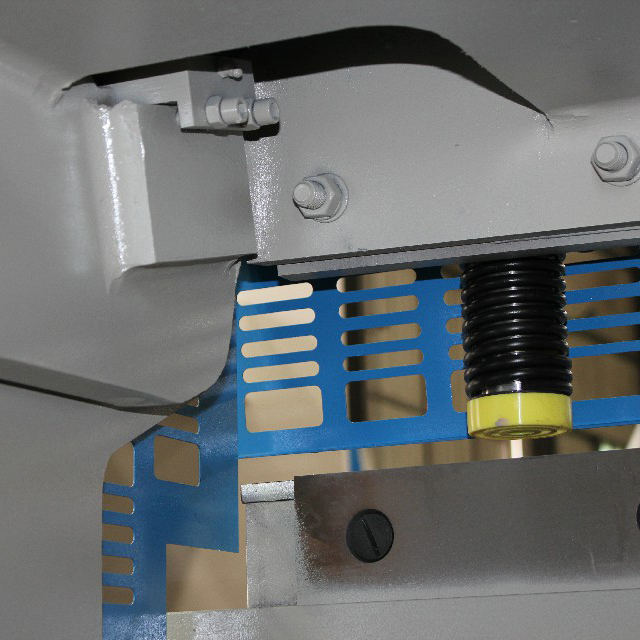 12 мм 3200 мм гідравлічна гільйотина машина для різання сталевих листів з ЧПУ