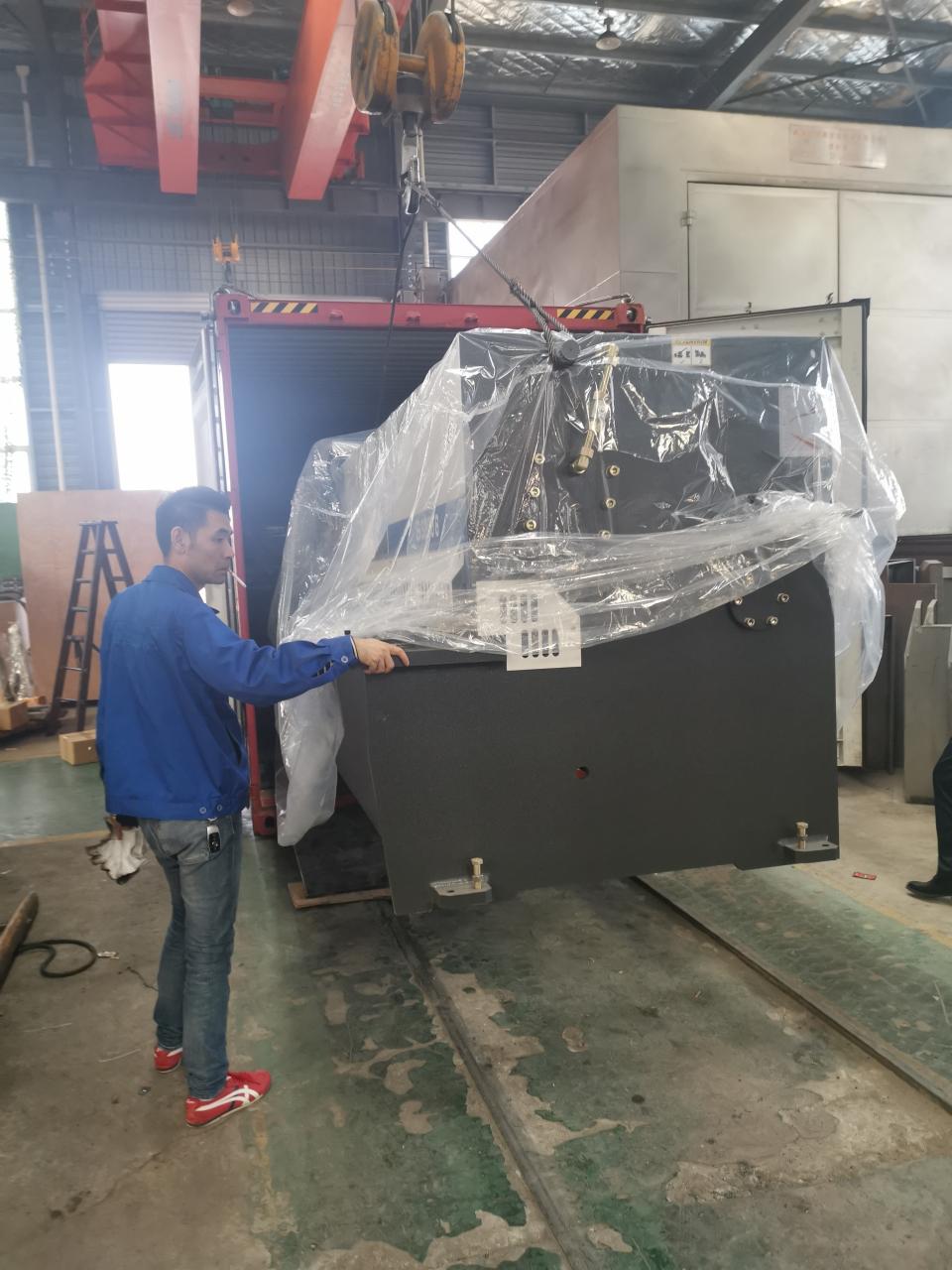 6mm*3200 Hydraulic Steel Plate Cutting Machinery Steel Plate Shearing Machine 6 мм * 3200 Гідравлічний апарат для різання сталевих пластин Машина для різання сталевої пластини