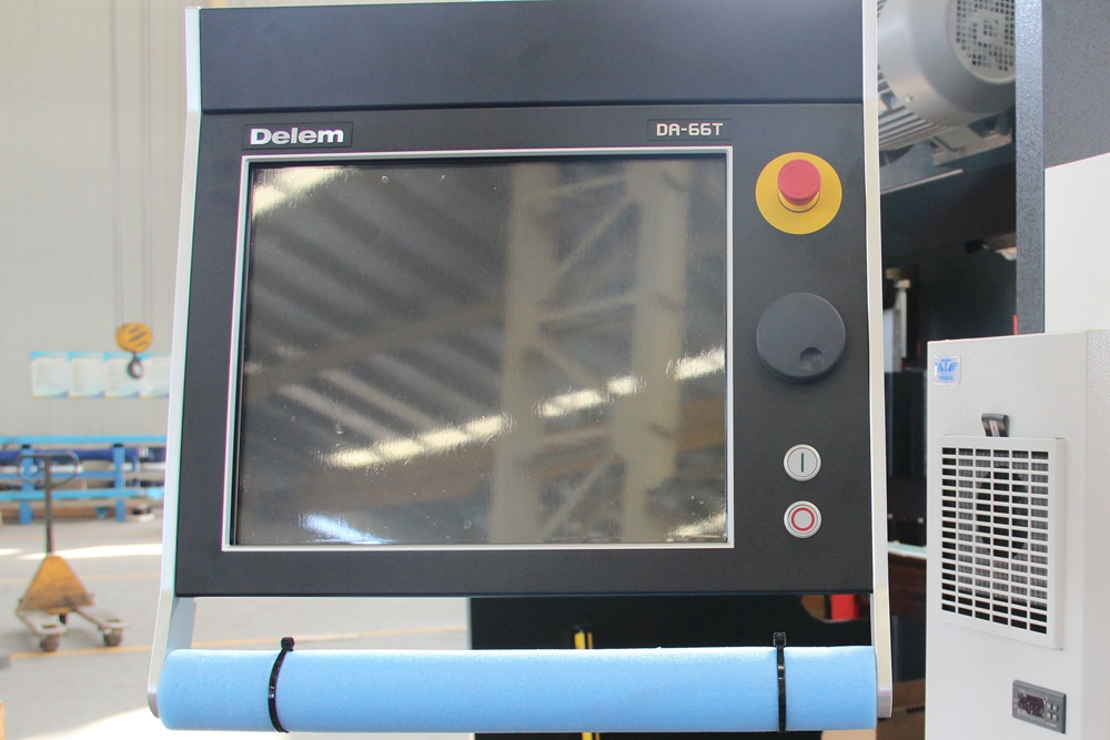 Delem Da66t 125 3+1 4+1 6+1 8+1 Гідравлічний прес-гальмо з ЧПУ для згинання металевих пластин